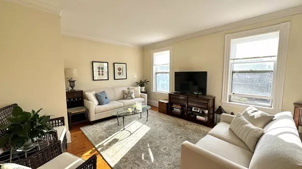 Marblehead, MA 01945,36 Pond Street #2