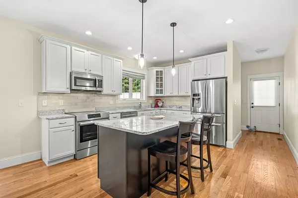 Stoneham, MA 02180,189 Collincote St