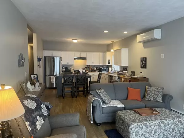 Swampscott, MA 01907,50 Humphrey Street #1