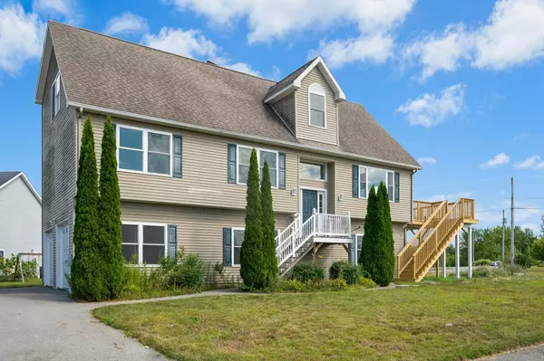 2 Brianna Dr, Webster, MA 01570