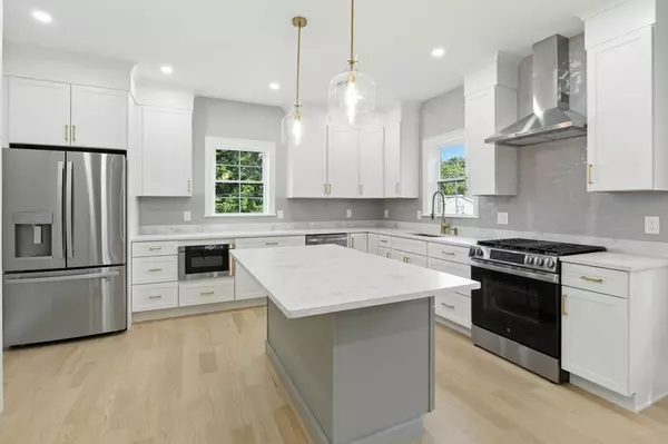 Ipswich, MA 01938,11 Washington St #5