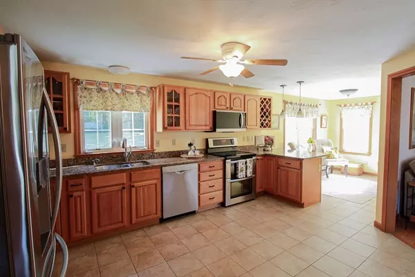 Holden, MA 01520,64 Britney Dr