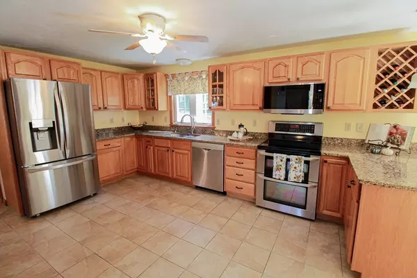 Holden, MA 01520,64 Britney Dr
