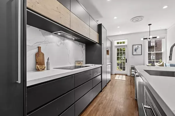 Boston, MA 02116,6 Dartmouth Place