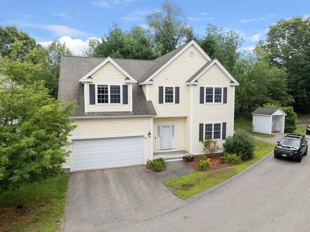 Chelmsford, MA 01824,5 Equestrian Lane