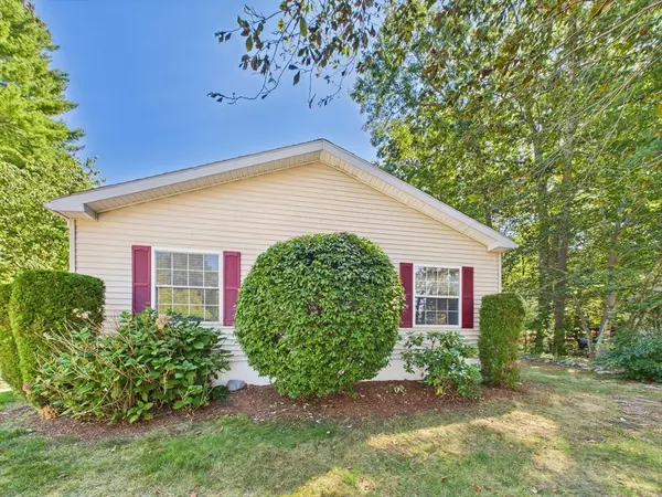 Middleboro, MA 02346,2608 Oak Point Dr