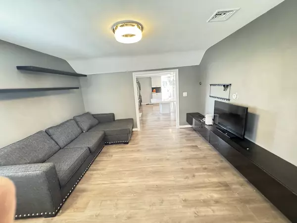 Newton, MA 02458,59 West Street #2