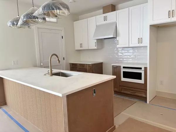 Arlington, MA 02476,1025 Massachusetts Avenue #304