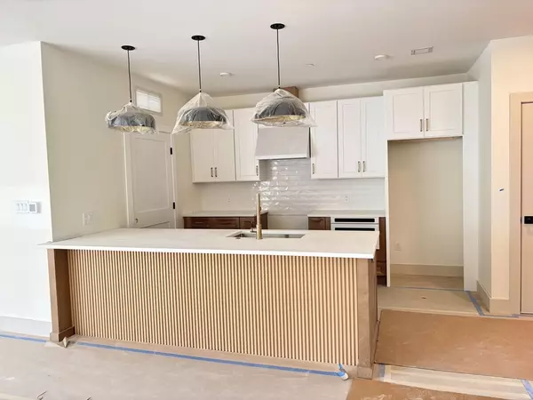 Arlington, MA 02476,1025 Massachusetts Avenue #304