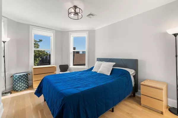 Somerville, MA 02145,10 Cross Street Pl #3