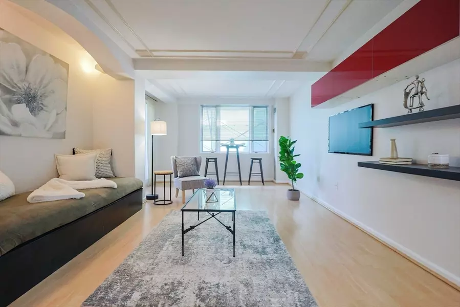 10 Rogers St #703, Cambridge, MA 02142