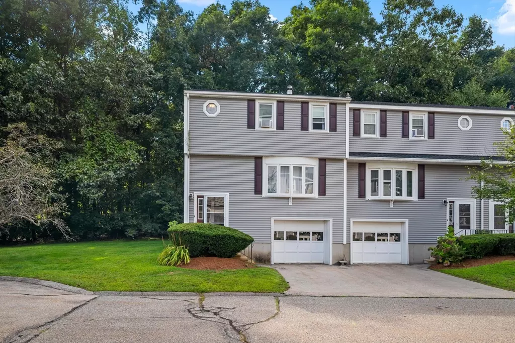 Millbury, MA 01527,11 Lexington Rd #11