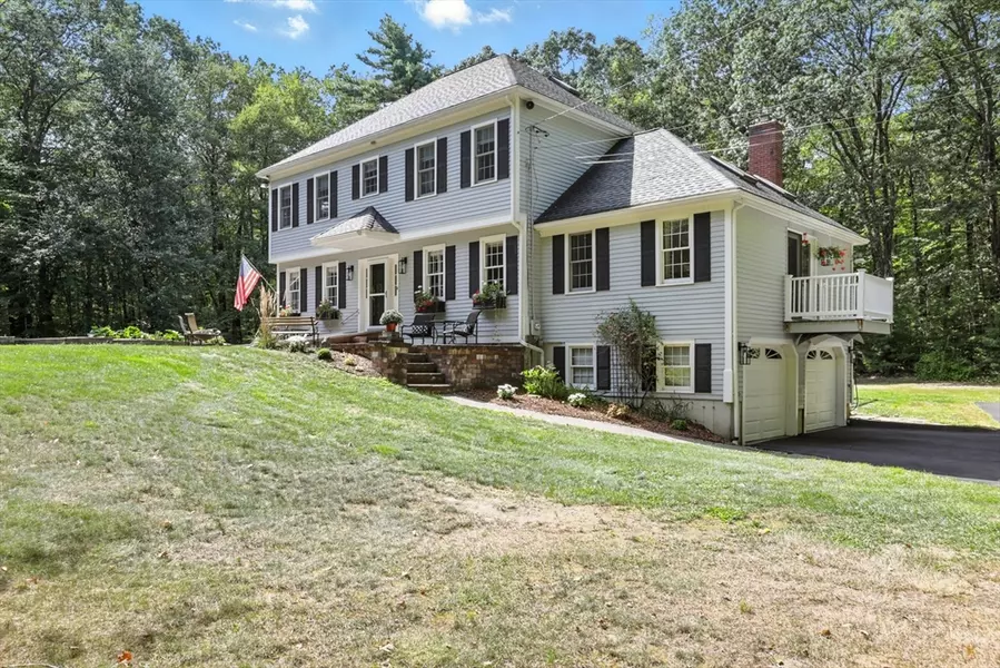10 West Street, Pepperell, MA 01463