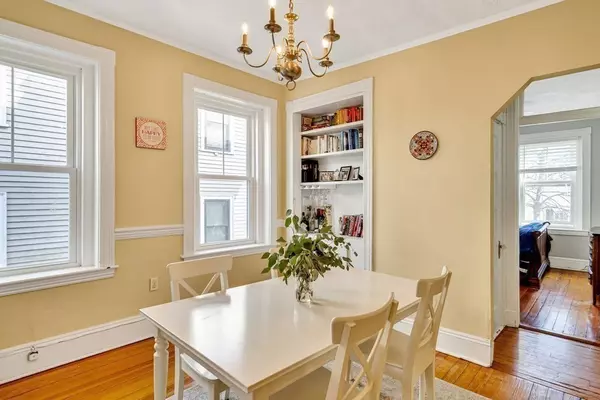 Brookline, MA 02446,6 Perry St. #6