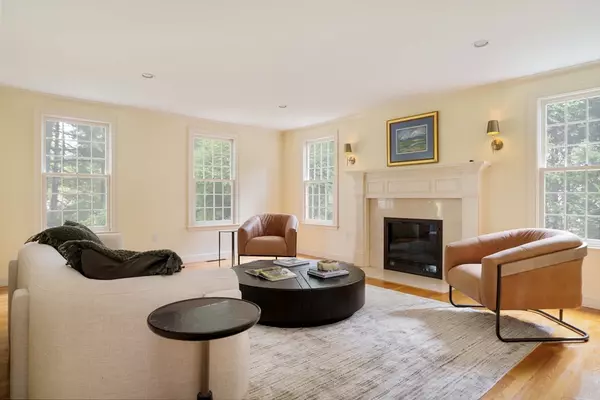 Wellesley, MA 02482,38 Fuller Brook Rd