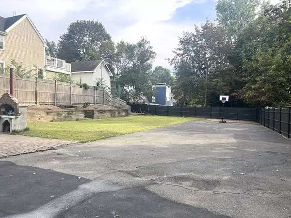 Stoneham, MA 02180,79 Franklin Street #2