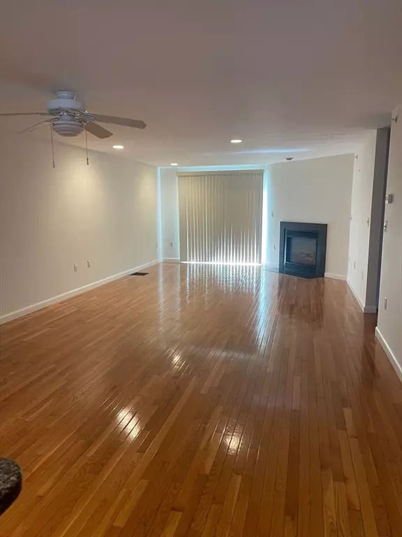 Fitchburg, MA 01420,5 Quarter Horse Ln #5