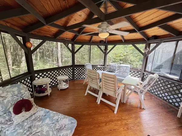 Otis, MA 01253,58 Evergreen Rd