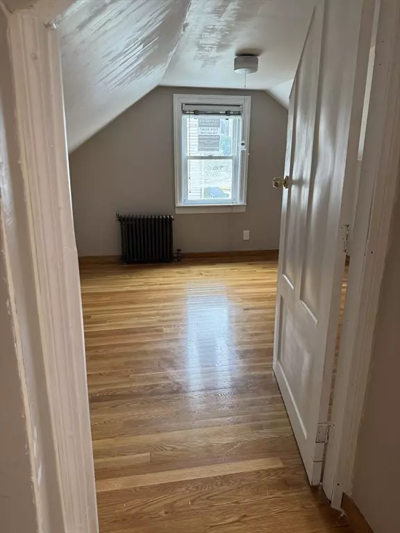 Lowell, MA 01854,39 Phoebe Ave