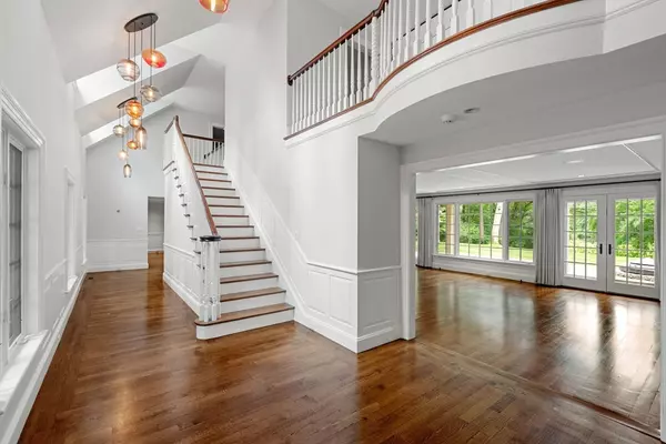 Wellesley, MA 02482,12 Winding River Circle