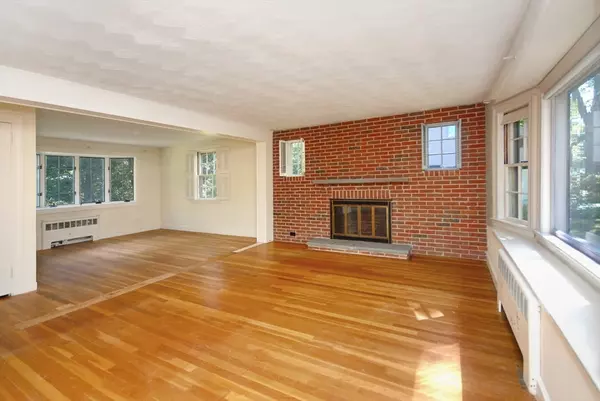 Concord, MA 01742,182 Southfield Rd