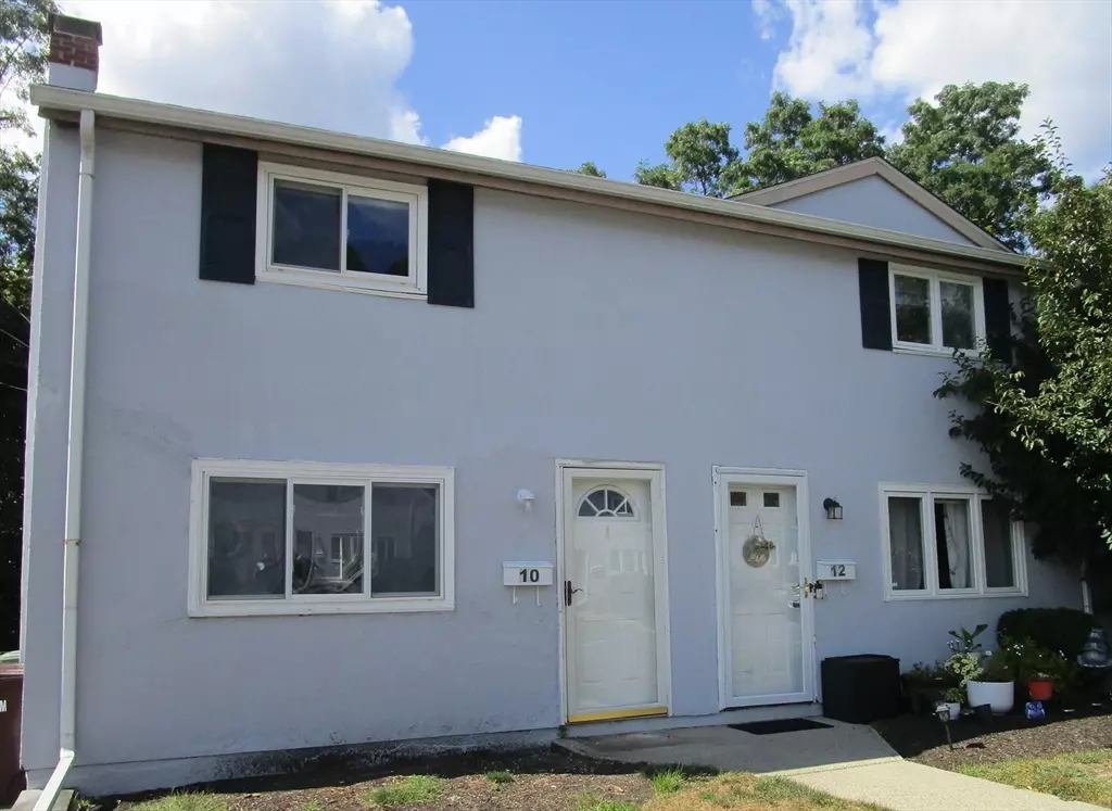 Dedham, MA 02026,10 Lewis Farm Rd #10