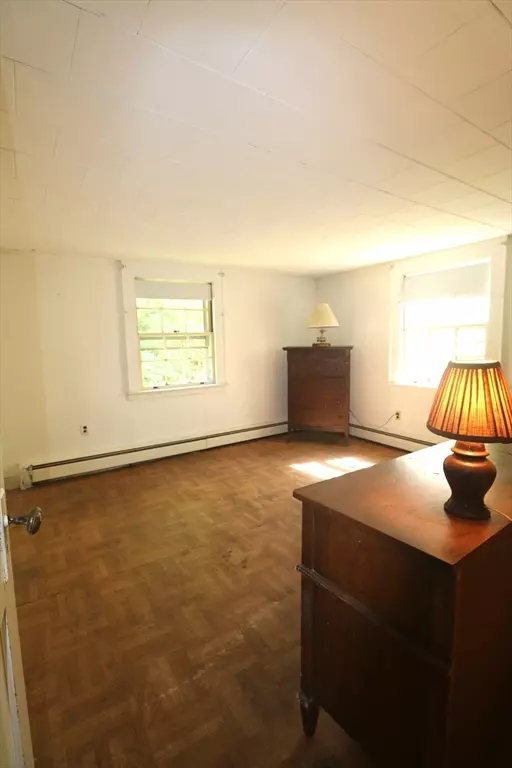 Sharon, MA 02067,27 Henry St