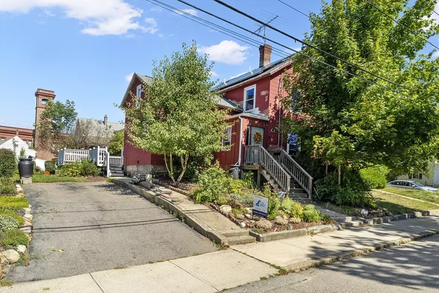 8 Union St #8, Hopedale, MA 01747