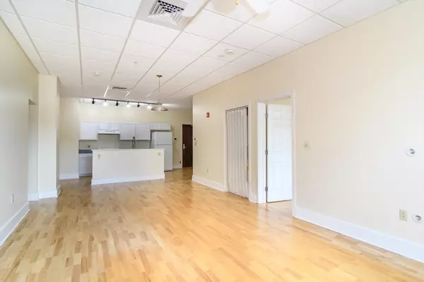 Waltham, MA 02451,948 Main St #209