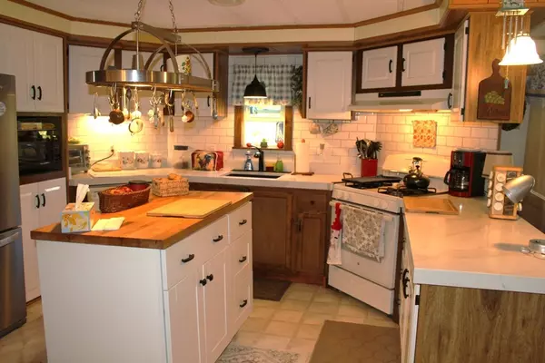 Carver, MA 02330,6 Jefferson Way