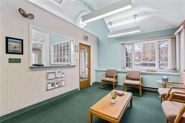 Arlington, MA 02474,9 Chestnut Street