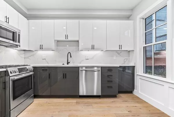 Somerville, MA 02143,300 Somerville #A