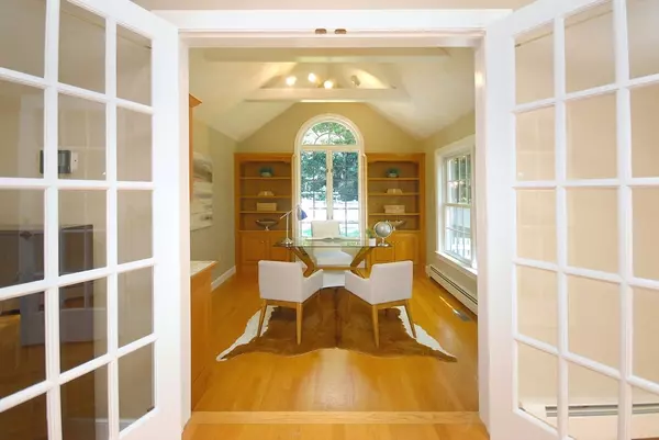 Concord, MA 01742,53 Sarah Way