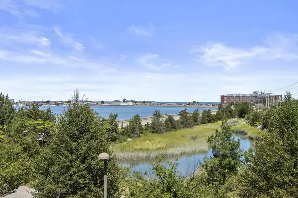 Hull, MA 02045,155 George Washington Blvd #304