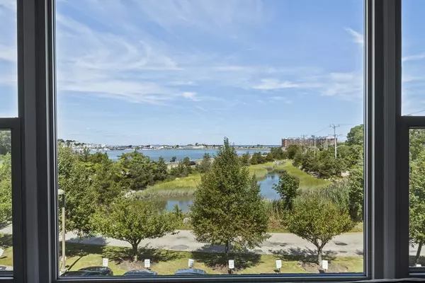 Hull, MA 02045,155 George Washington Blvd #304