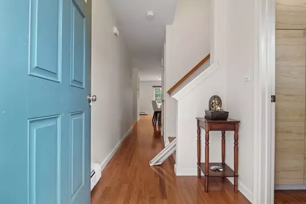 Walpole, MA 02081,2 Sterling Lane #2