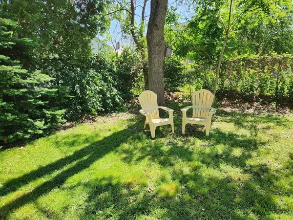 Newton, MA 02460,61 Broadway