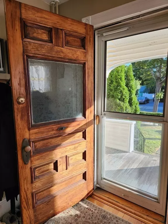 Newton, MA 02460,61 Broadway