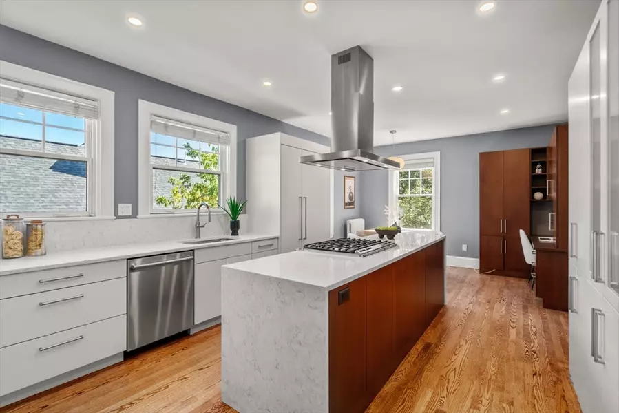 86 Greenough St #3, Brookline, MA 02445