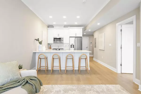 Somerville, MA 02144,353 Summer Street #211