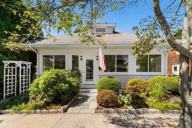 37 Livingstone Ave., Beverly, MA 01915