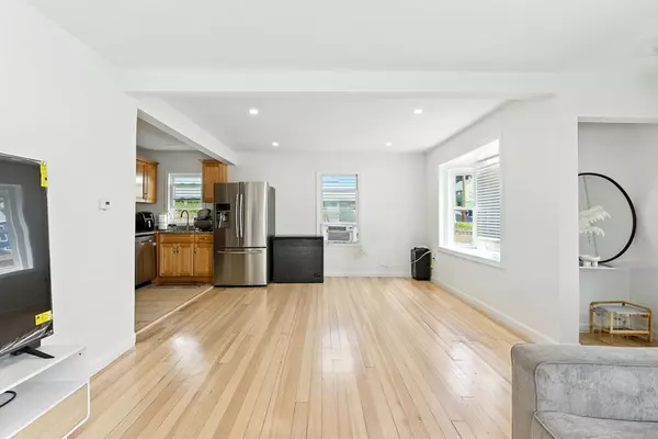 Lawrence, MA 01841,18 Ames St