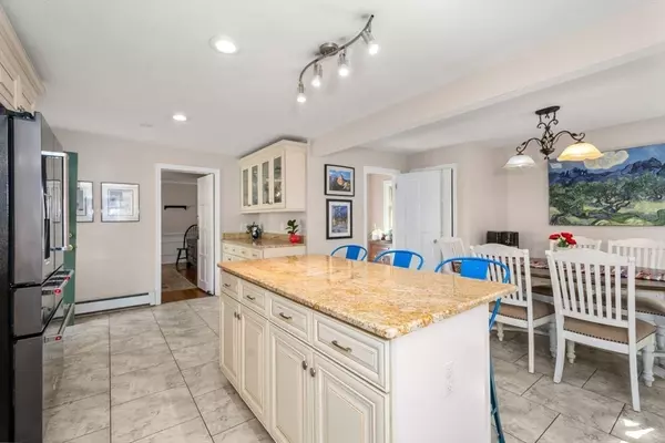 Worcester, MA 01609,7 Old Brook Dr