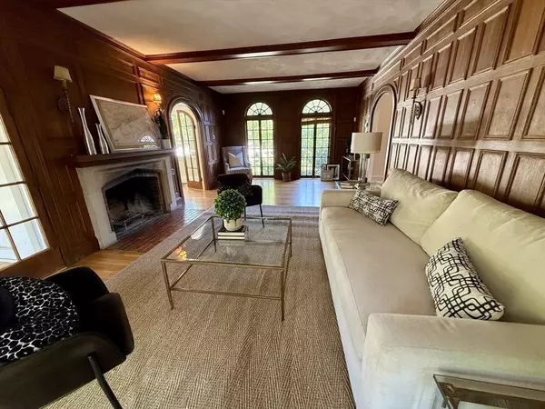 Newton, MA 02467,5 Hammond Street