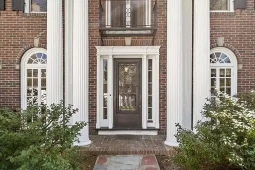 Newton, MA 02467,5 Hammond Street