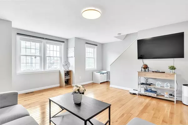 Lowell, MA 01851,620 Princeton Blvd #13