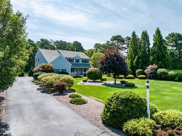 Bourne, MA 02532,7 Mizzen Ln