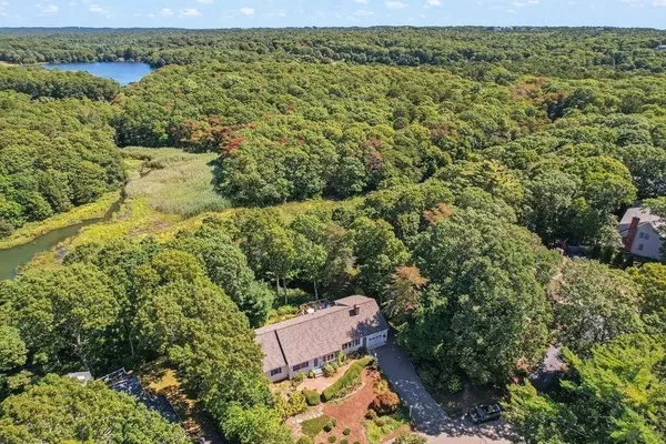 Falmouth, MA 02540,82 Dale Dr.