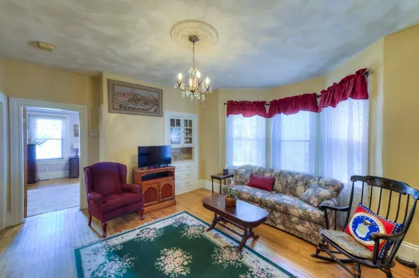 Worcester, MA 01609,15 Dix St