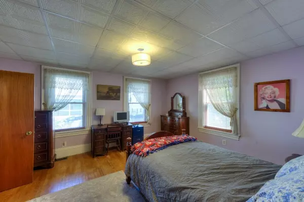 Worcester, MA 01609,15 Dix St
